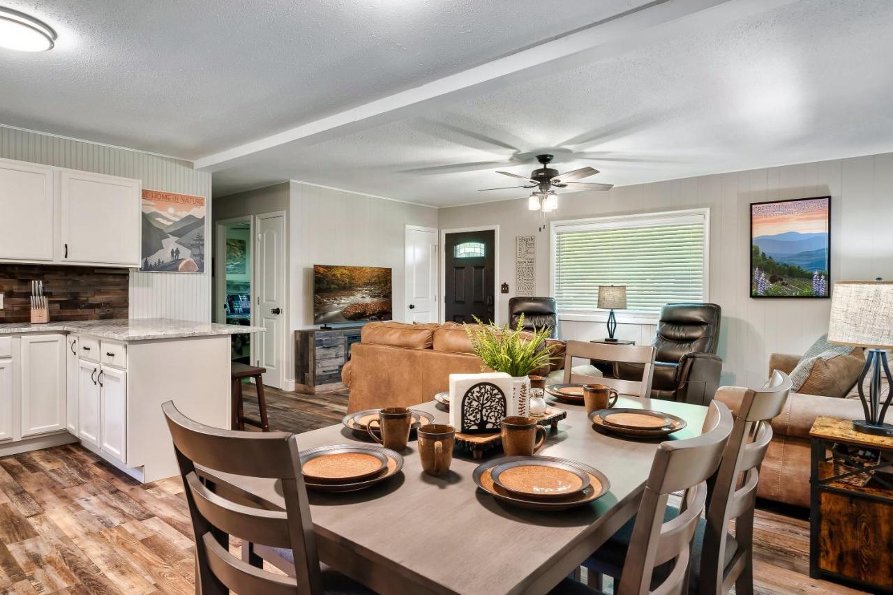 Villa Modern Pigeon Forge Gem Near Dollywood, Gatlinburg & Smokies - 2 Mins To Pkwy & Strip, Hot Tub, Fire Pit, Cable, Hi-Speed Wifi Exterior foto