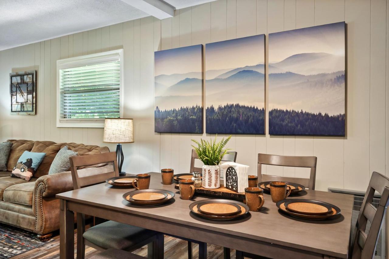 Villa Modern Pigeon Forge Gem Near Dollywood, Gatlinburg & Smokies - 2 Mins To Pkwy & Strip, Hot Tub, Fire Pit, Cable, Hi-Speed Wifi Exterior foto